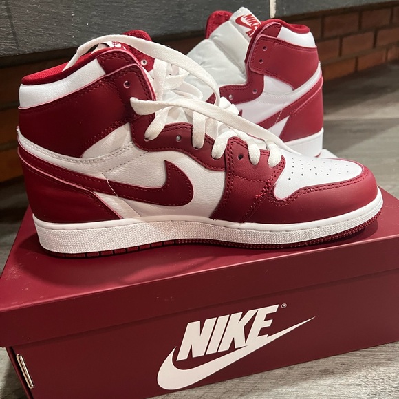 AIR JORDAN RETRO burgundy - Picture 1 of 6